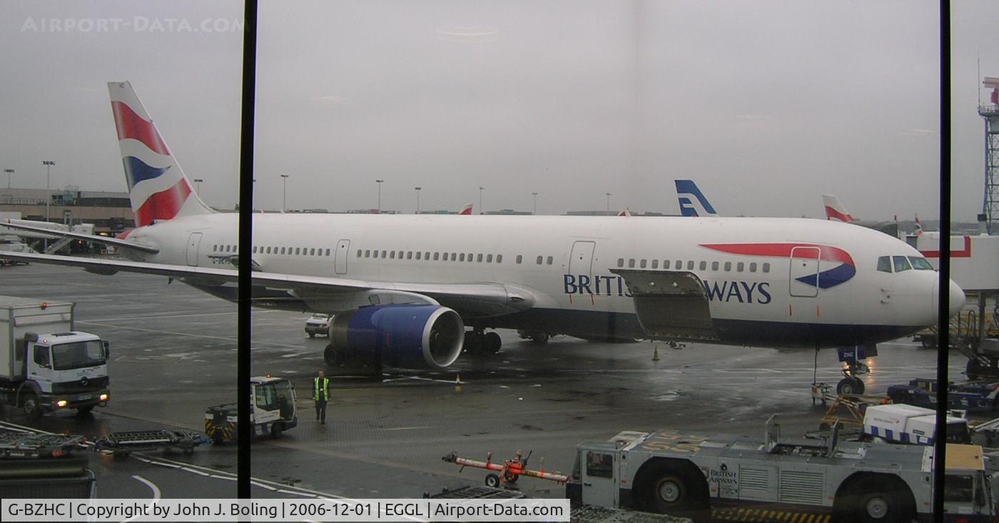 G-BZHC, 1998 Boeing 767-336 C/N 29232, British Airways Flt 676 (B-767-300) loading at Heathrow for Istanbul