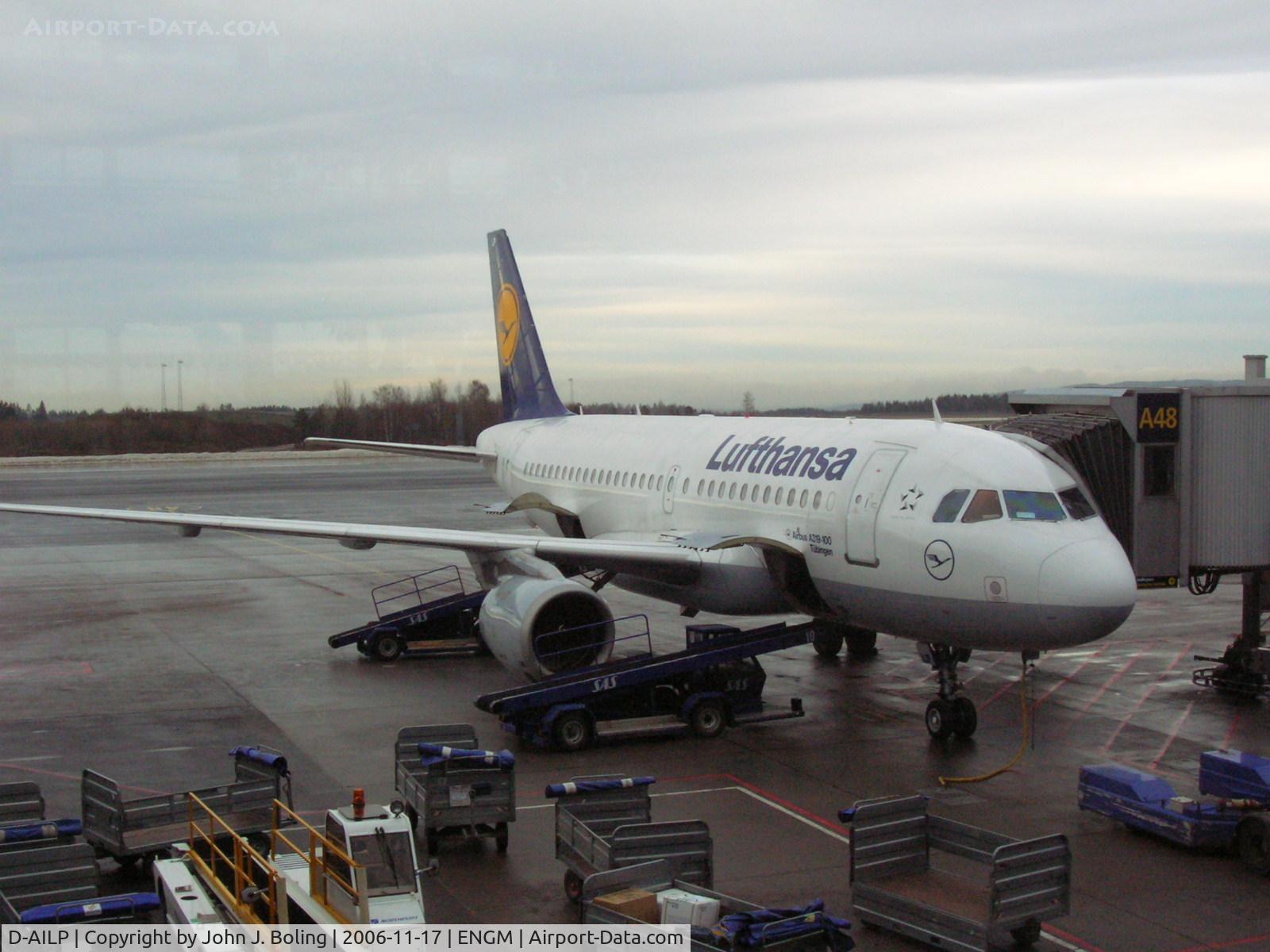 D-AILP, 1997 Airbus A319-114 C/N 717, Lufthansa A319-100 at gate in Oslo, Norway