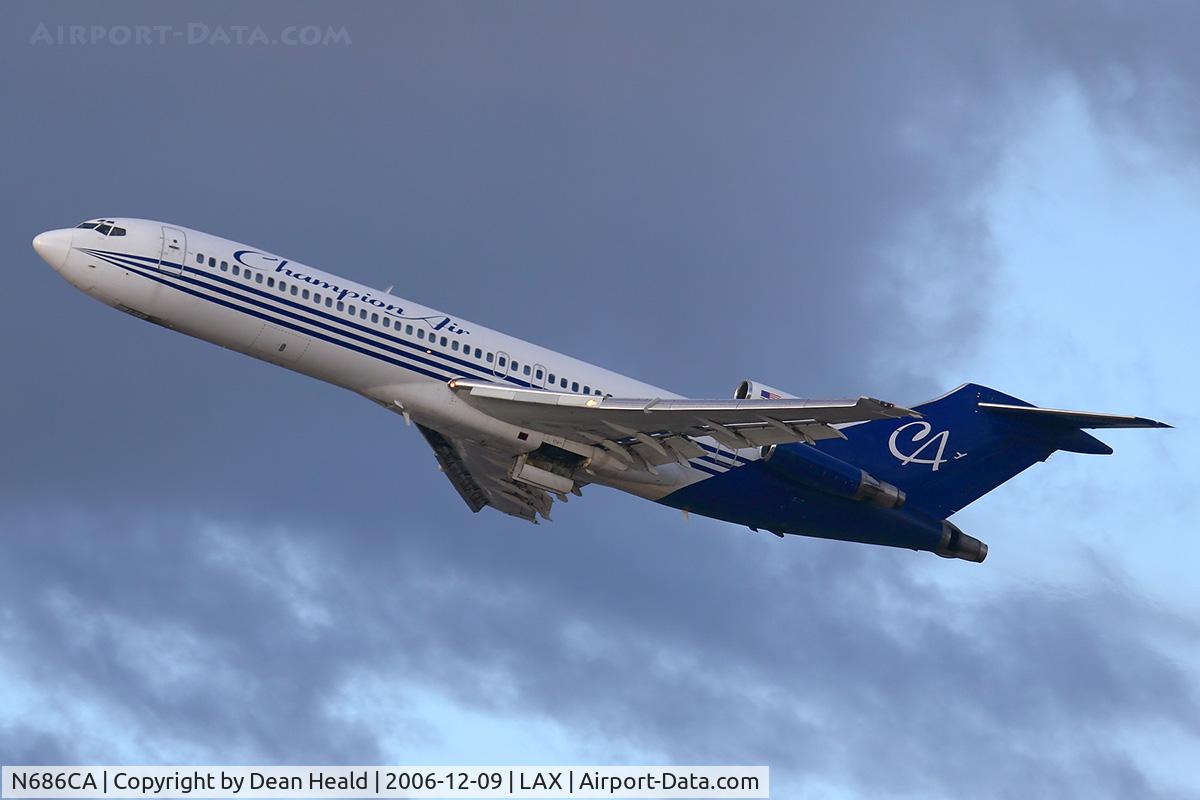 N686CA, 1980 Boeing 727-2S7 C/N 22021, Champion Air N686CA (FLT CCP2039) climbing out from RWY 25R enroute to Sacramento Int'l (KSMF).