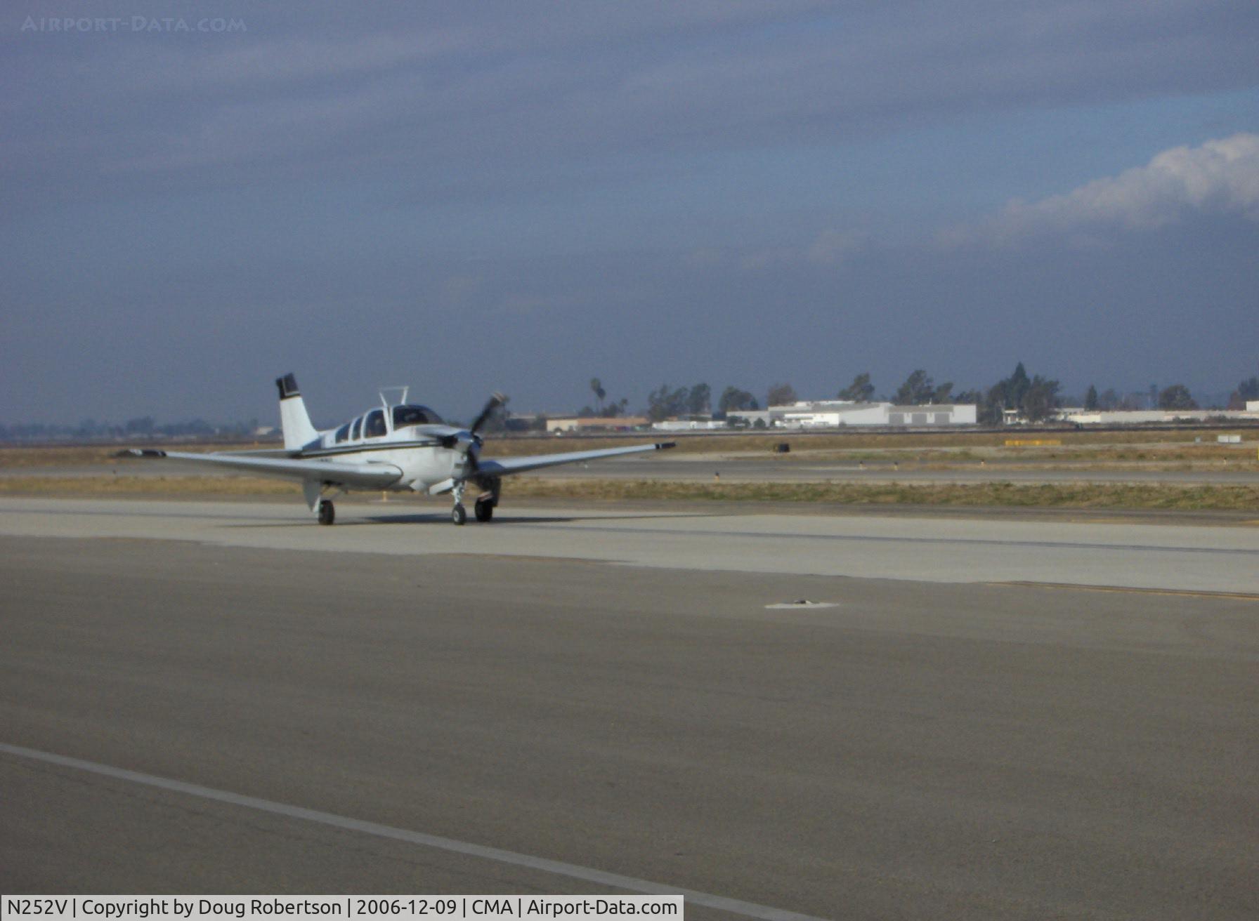 N252V, 1971 Beech F33A Bonanza C/N CE-321, 1971 Beech F33A BONANZA, Continental IO-520-B 285 Hp, taxi