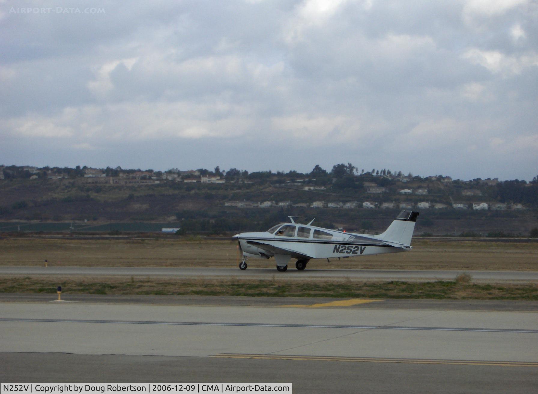 N252V, 1971 Beech F33A Bonanza C/N CE-321, 1971 Beech F33A BONANZA, Continental IO-520-B 285 Hp, taxi