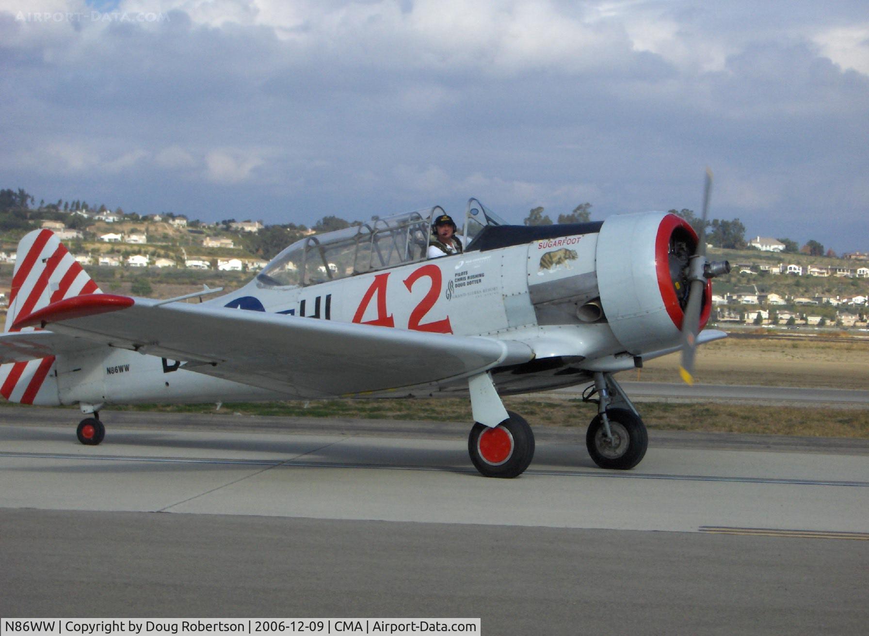 N86WW, 1956 North American SNJ-4 Texan C/N 88-12291, 1956 North American SNJ-4 'Sugarfoot', P&W R-1340 AN-1 550 Hp, taxi