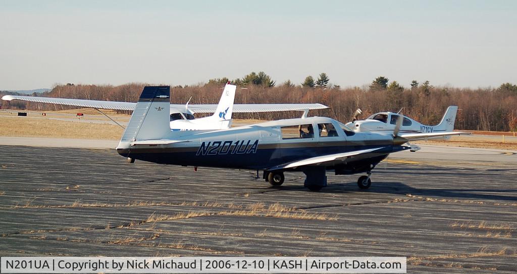 N201UA, 1977 Mooney M20J 201 C/N 24-0361, Mooney Running up before departure from Nashua