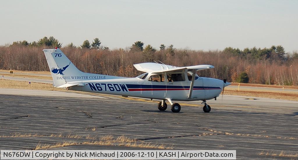 N676DW, 1999 Cessna 172R C/N 17280774, Daniel Webster College Cessna