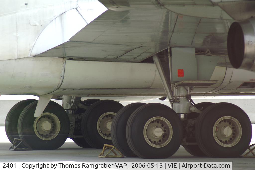 2401, 1968 Boeing KC-137 C/N 19840, Forca Aerea Brasileira B707-345C(KC137E) main gear