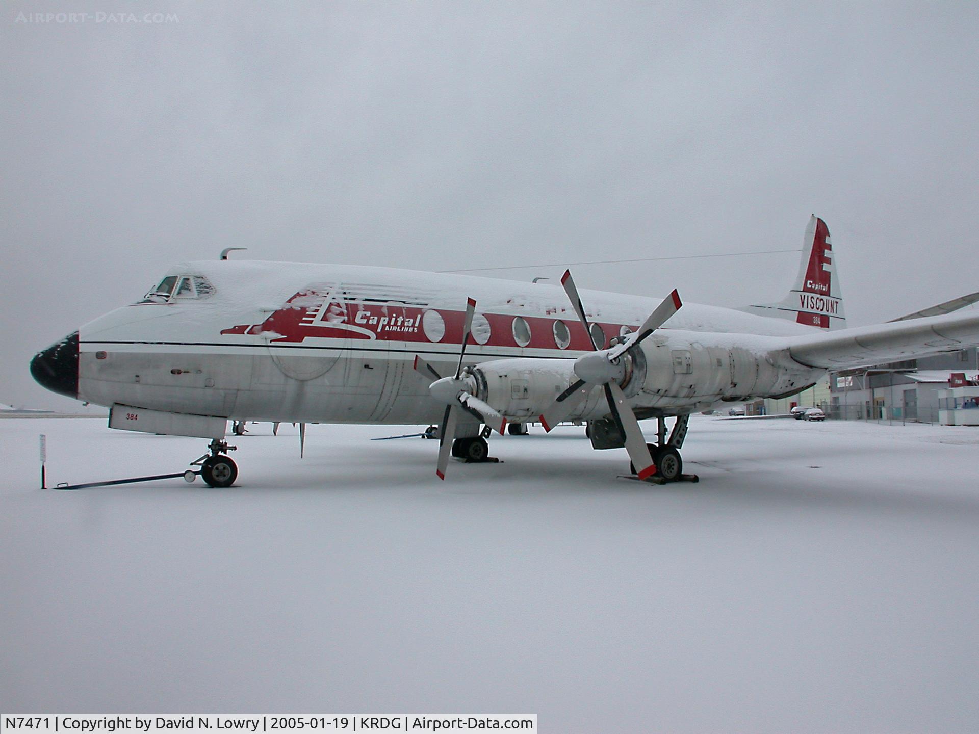N7471, 1957 Vickers Viscount 797 C/N 233, N7471 at KRDG.