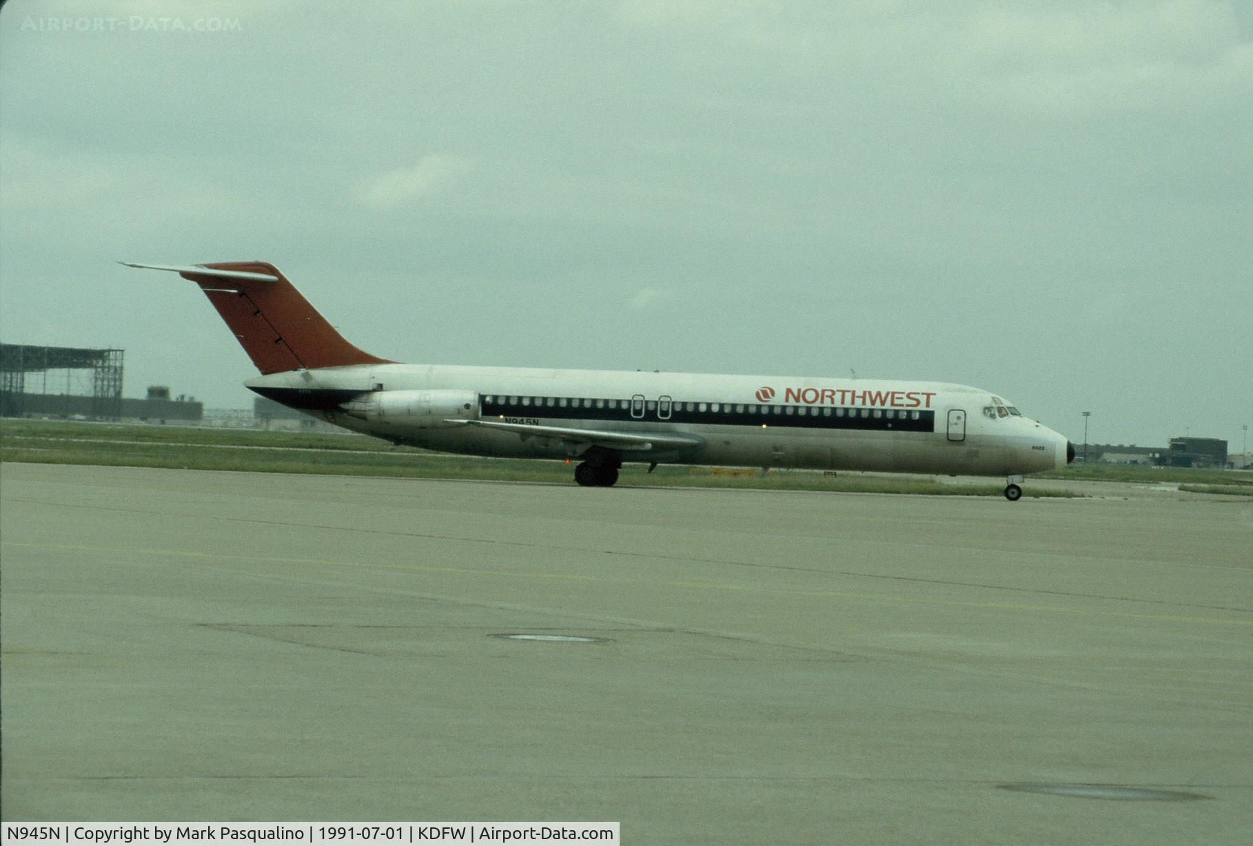 N945N, 1975 McDonnell Douglas DC-9-32 C/N 47664, DC-9-32