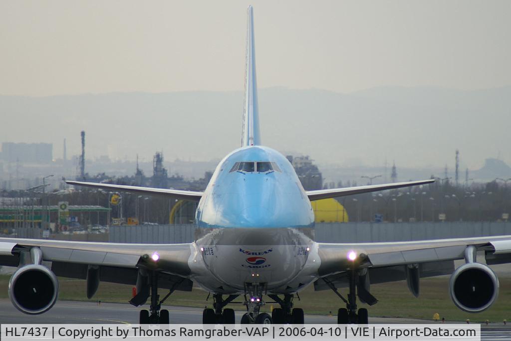 HL7437, 2003 Boeing 747-4B5F/SCD C/N 32808, Korean Cargo B747-400F