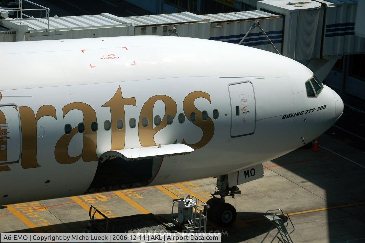 A6-EMO, 2000 Boeing 777-31H C/N 28680, At Auckland