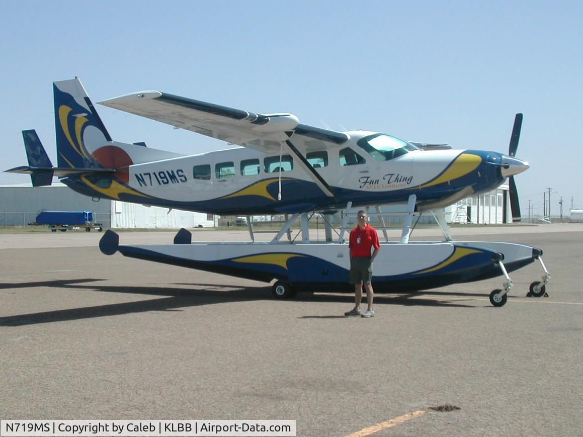 N719MS, 2006 Cessna 208 C/N 20800402, I had just fueled 