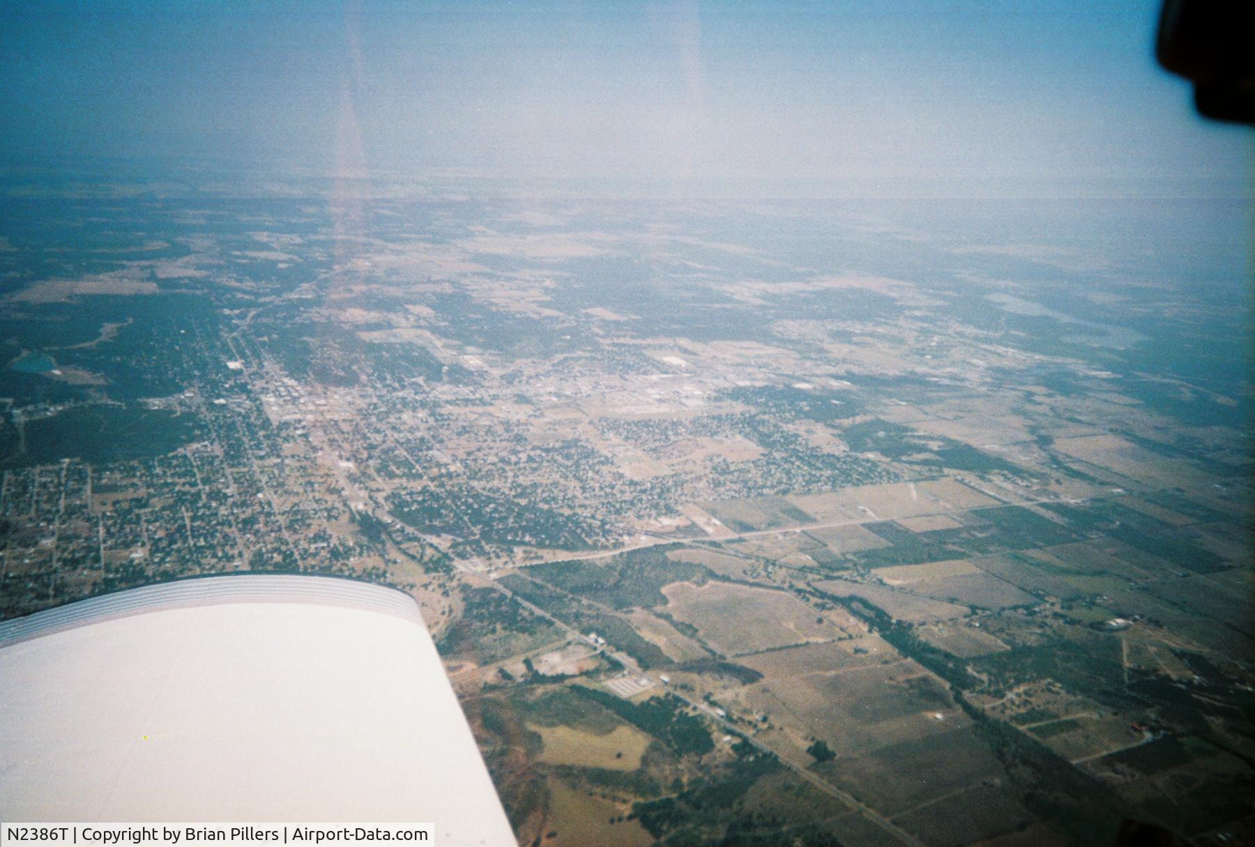 N2386T, 1971 Piper PA-28-140 C/N 28-7225065, taken over Mineral Wells, TX