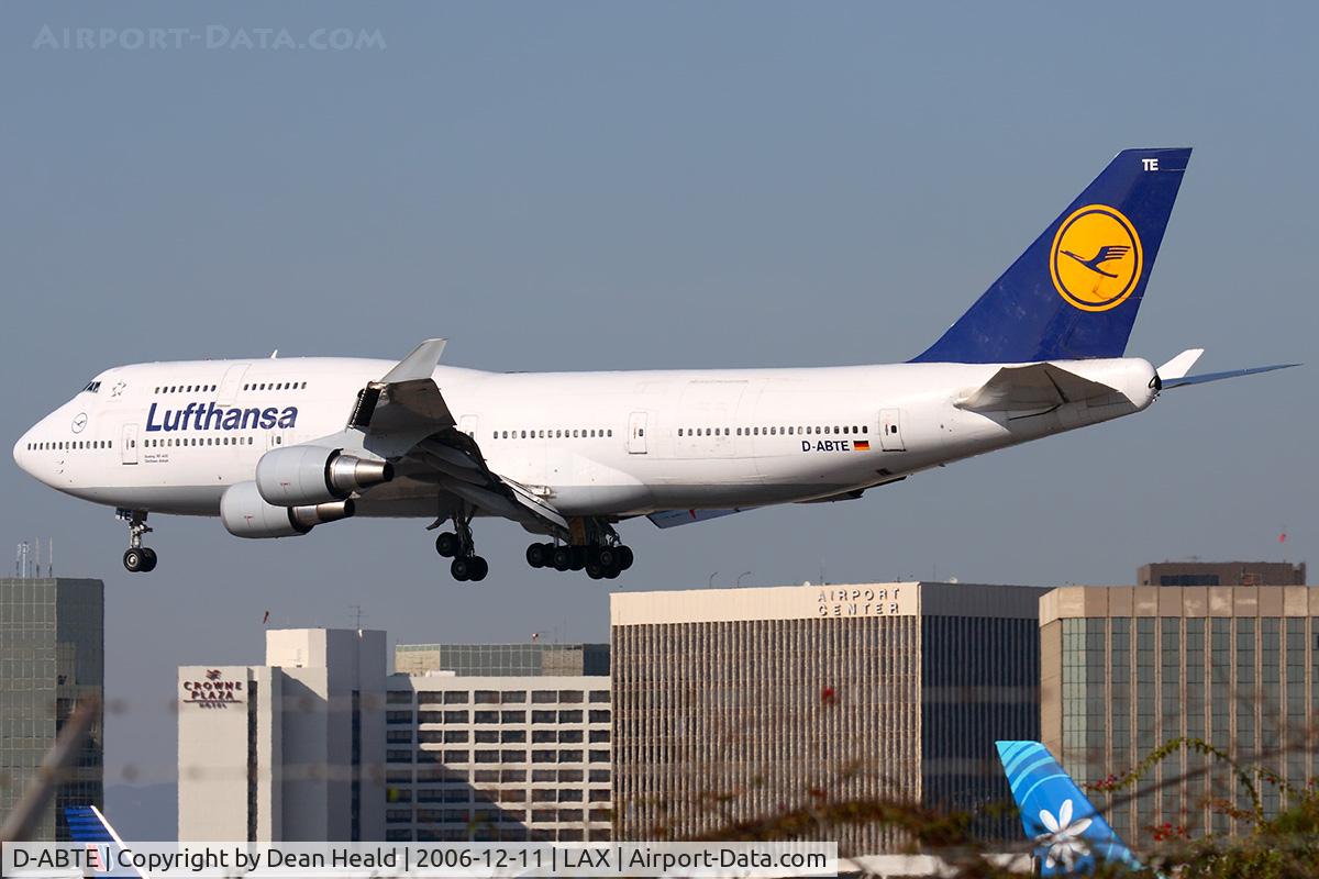 D-ABTE, 1991 Boeing 747-430M C/N 24966, Lufthansa D-ABTE (FLT DLH456) from Frankfurt Main (EDDF) seconds from touchdown on RWY 25R.