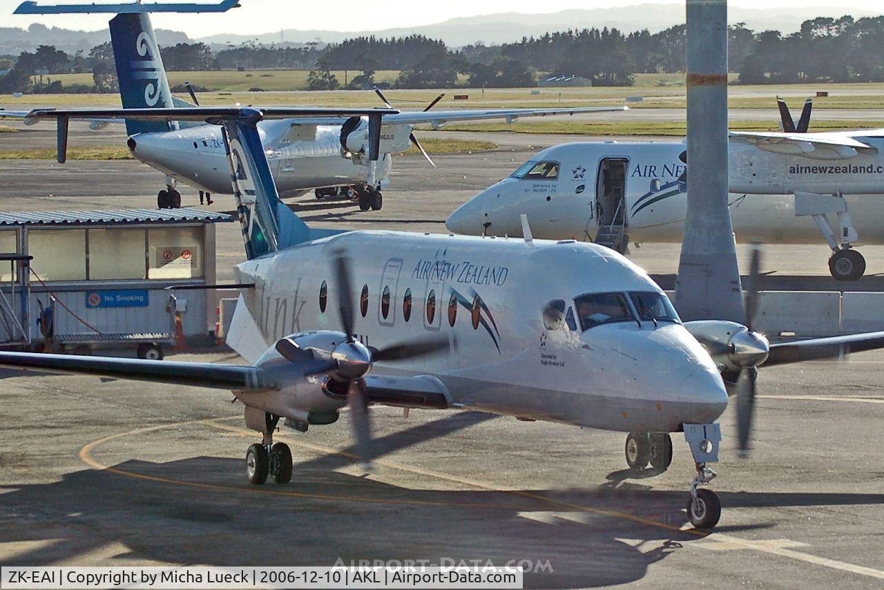 ZK-EAI, 2002 Raytheon Aircraft Company 1900D C/N UE-432, Arriving at the gate