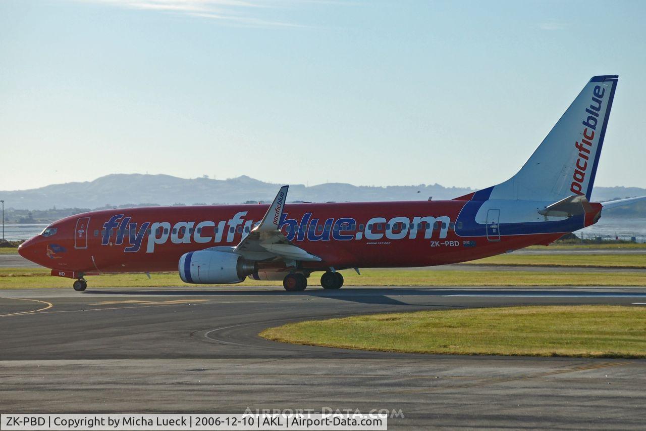 ZK-PBD, 2004 Boeing 737-8FE C/N 33996, Taxiing to the runway