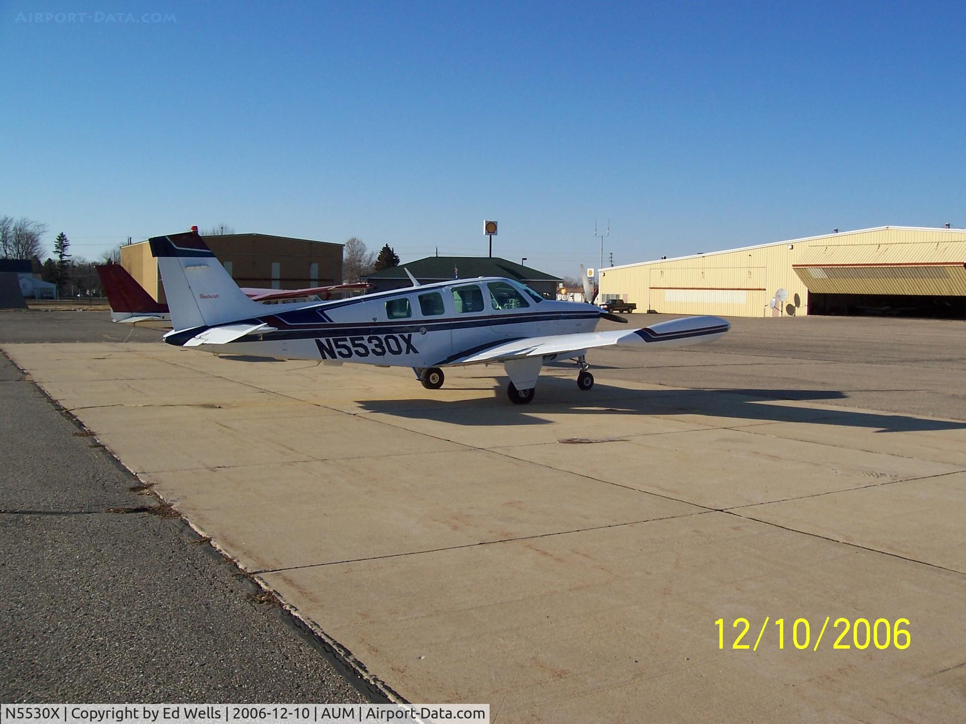 N5530X, 1989 Beech A36 Bonanza 36 C/N E-2504, On the ramp at AUM