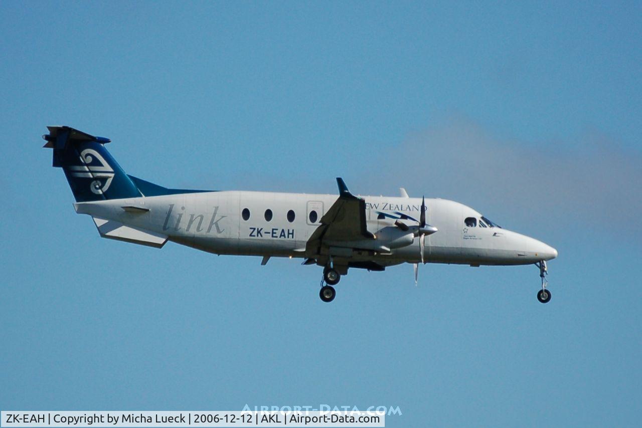 ZK-EAH, 2002 Raytheon 1900D C/N UE-431, on finals at Auckland