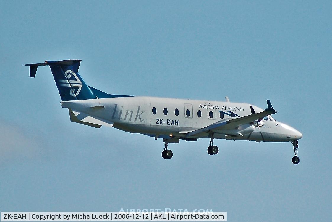 ZK-EAH, 2002 Raytheon 1900D C/N UE-431, on finals at Auckland