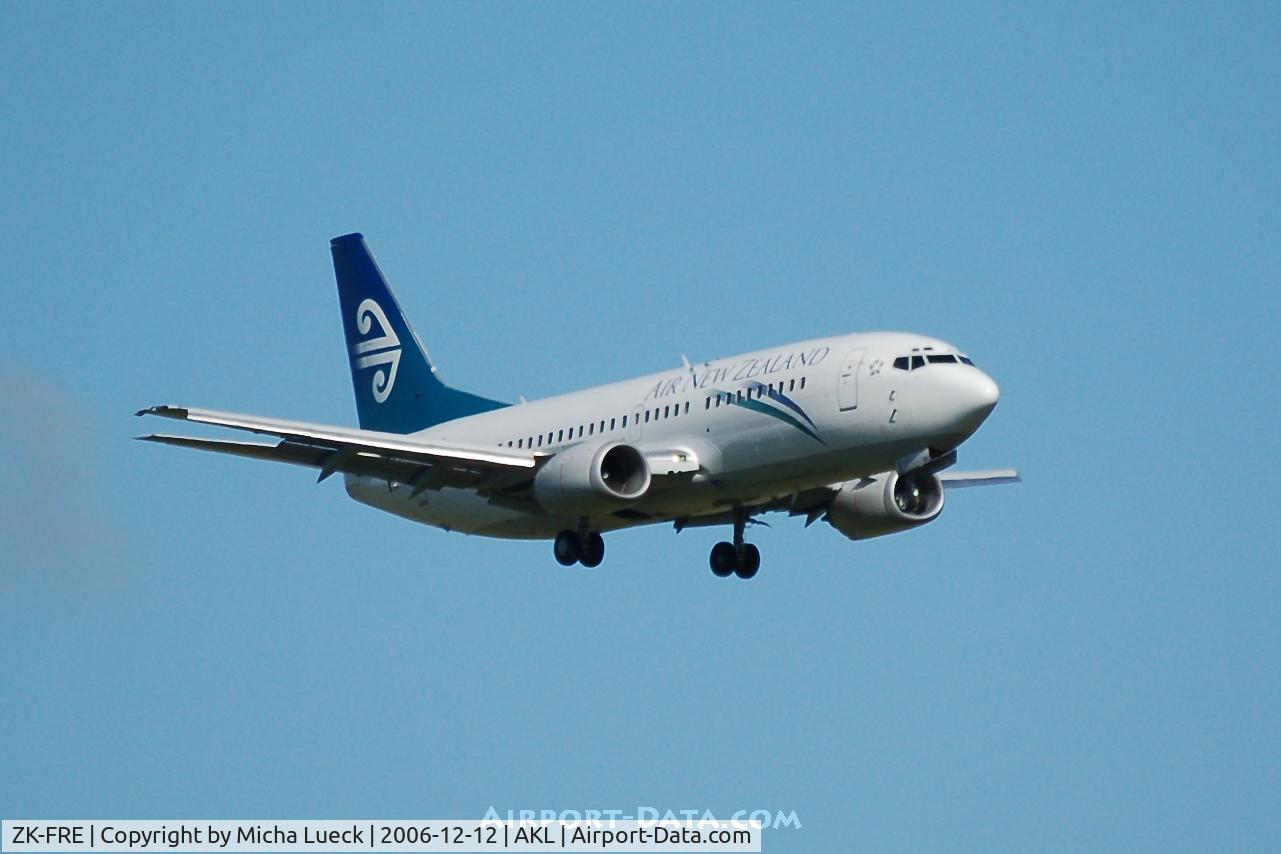 ZK-FRE, 1998 Boeing 737-3U3 C/N 28742, Approaching Auckland