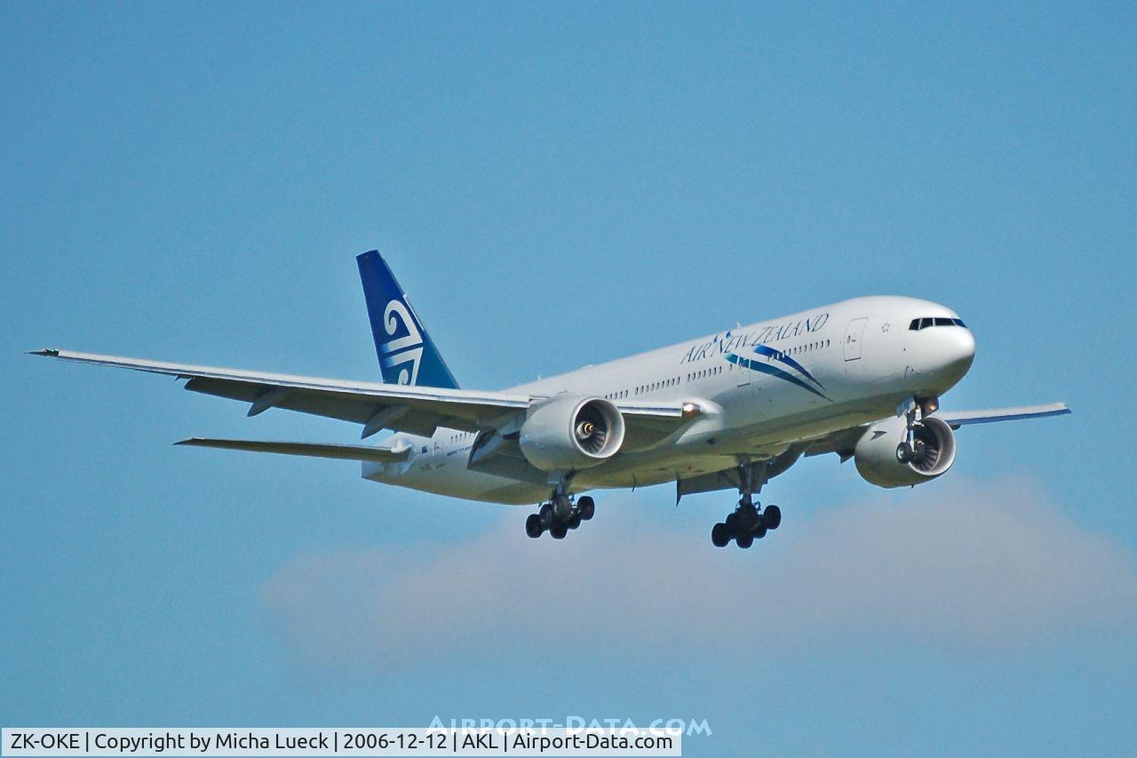 ZK-OKE, 2006 Boeing 777-219/ER C/N 32712, Approaching Auckland