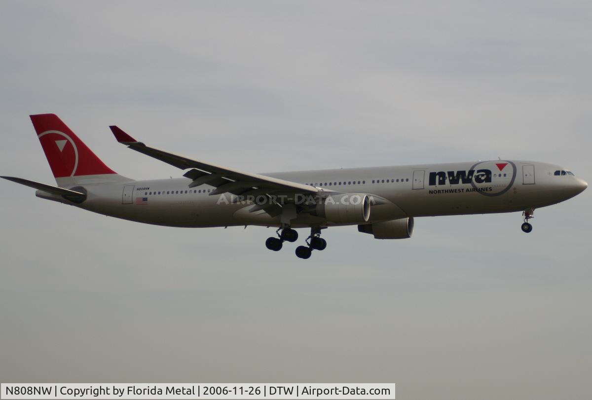 N808NW, 2004 Airbus A330-323 C/N 0591, A330