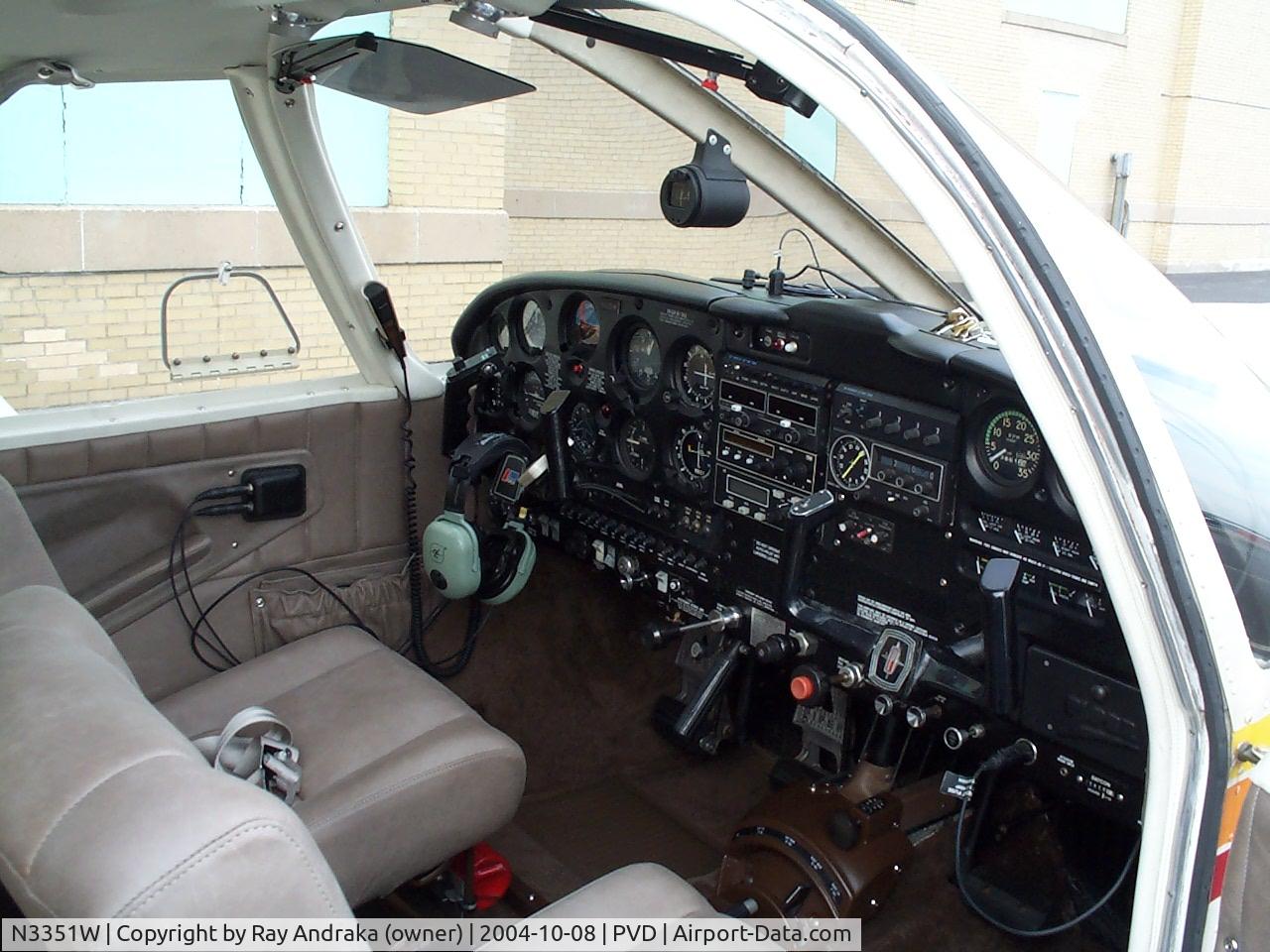 N3351W, 1965 Piper PA-32-260 Cherokee Six C/N 32-193, N3351W Panel
