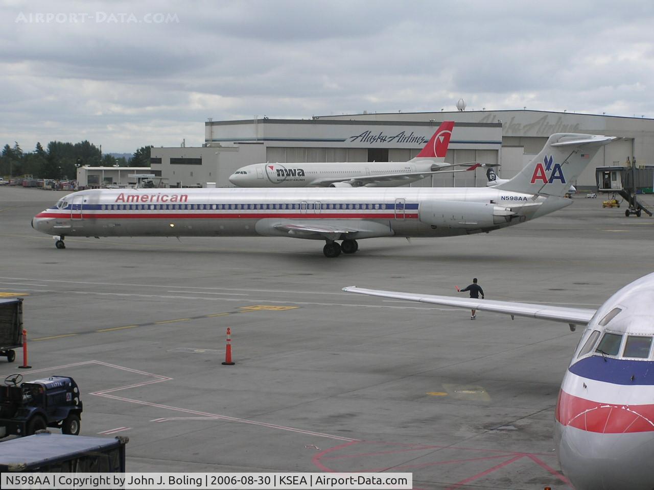 N598AA, 1992 McDonnell Douglas MD-83 (DC-9-83) C/N 53288, American Airlines MD-83 arriving Seatac