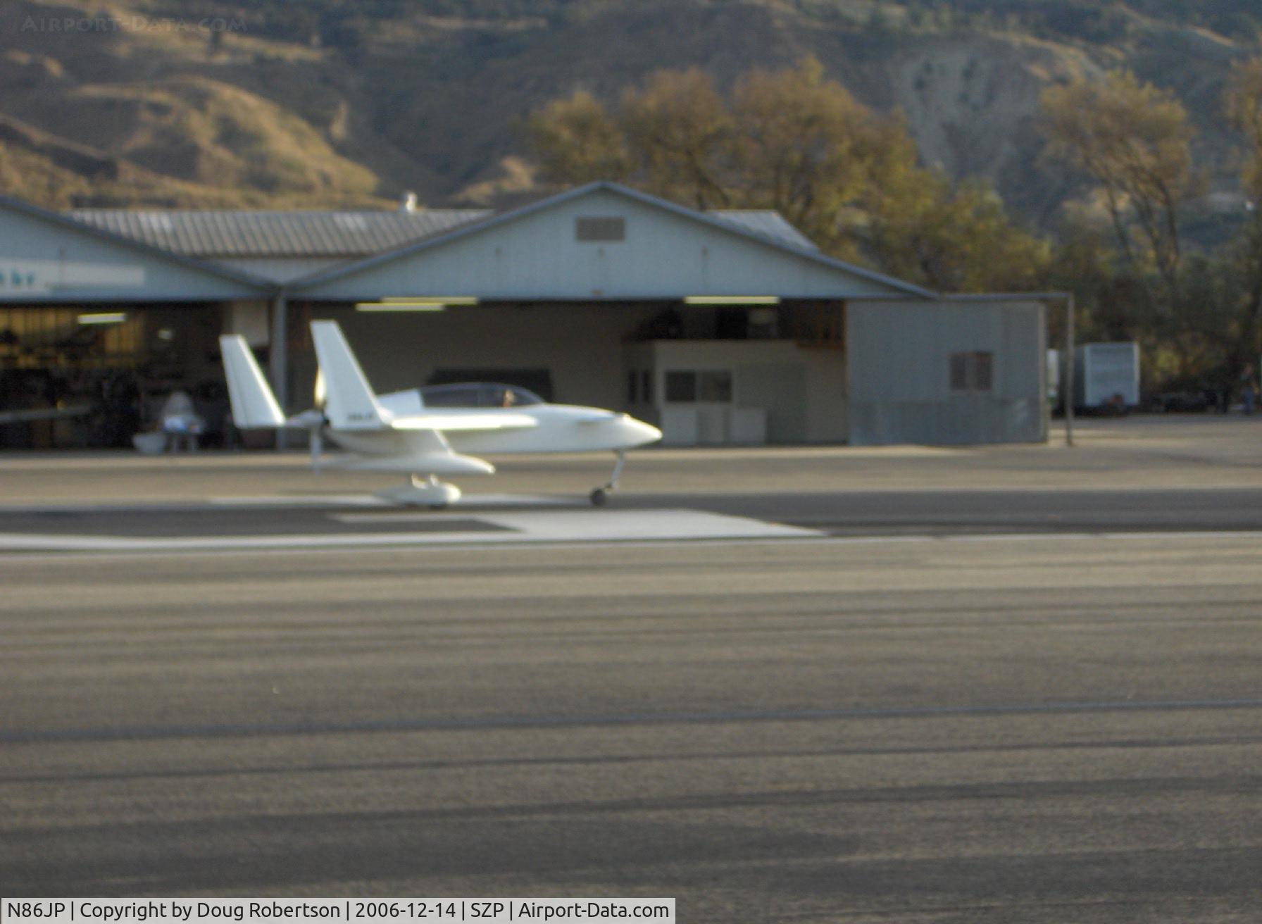 N86JP, 1986 Rutan Long-EZ C/N 839, 1986 Potter LONG-EZE Canard, Lycoming O-235 115 Hp, takeoff roll Rwy 22