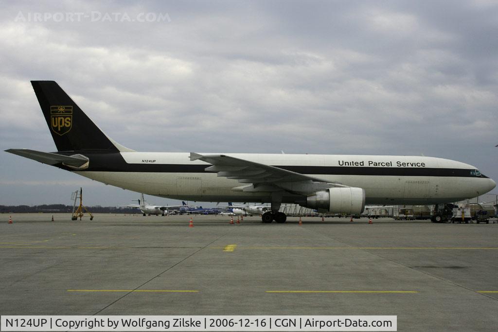 N124UP, 2000 Airbus A300F4-622R C/N 0808, visitor