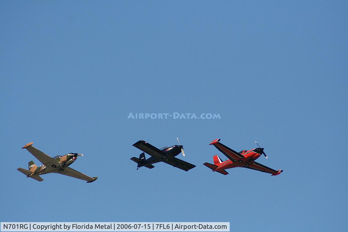 N701RG, SIAI-Marchetti F-260B C/N 11-10, formation