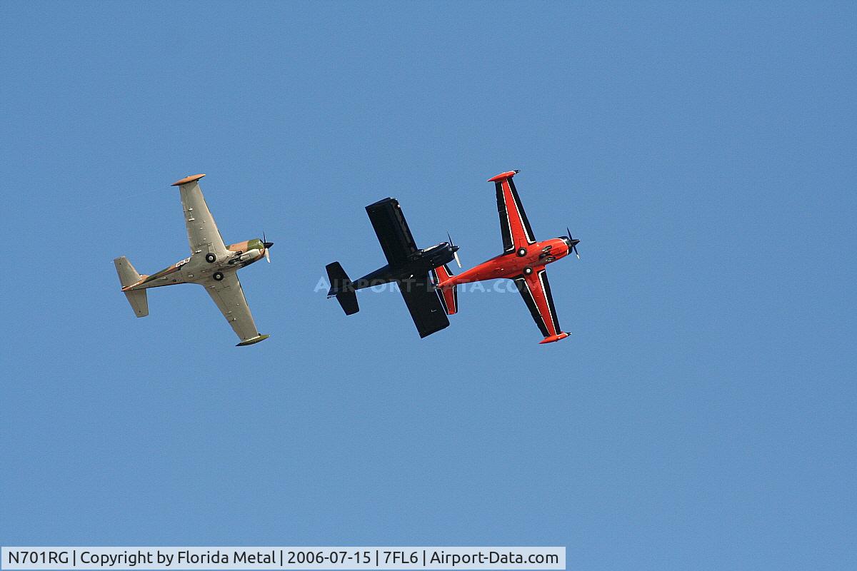 N701RG, SIAI-Marchetti F-260B C/N 11-10, formation