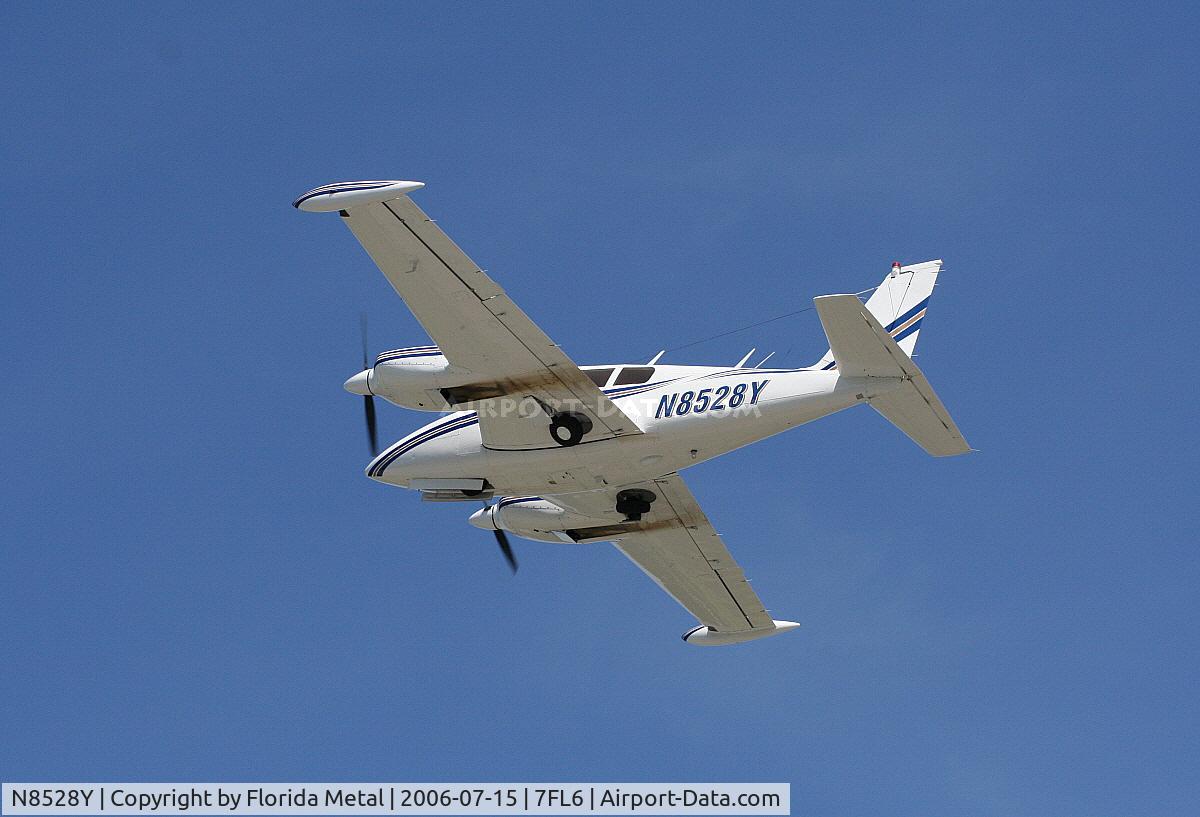 N8528Y, 1968 Piper PA-30 Twin Comanche C/N 30-1689, Spruce Creek
