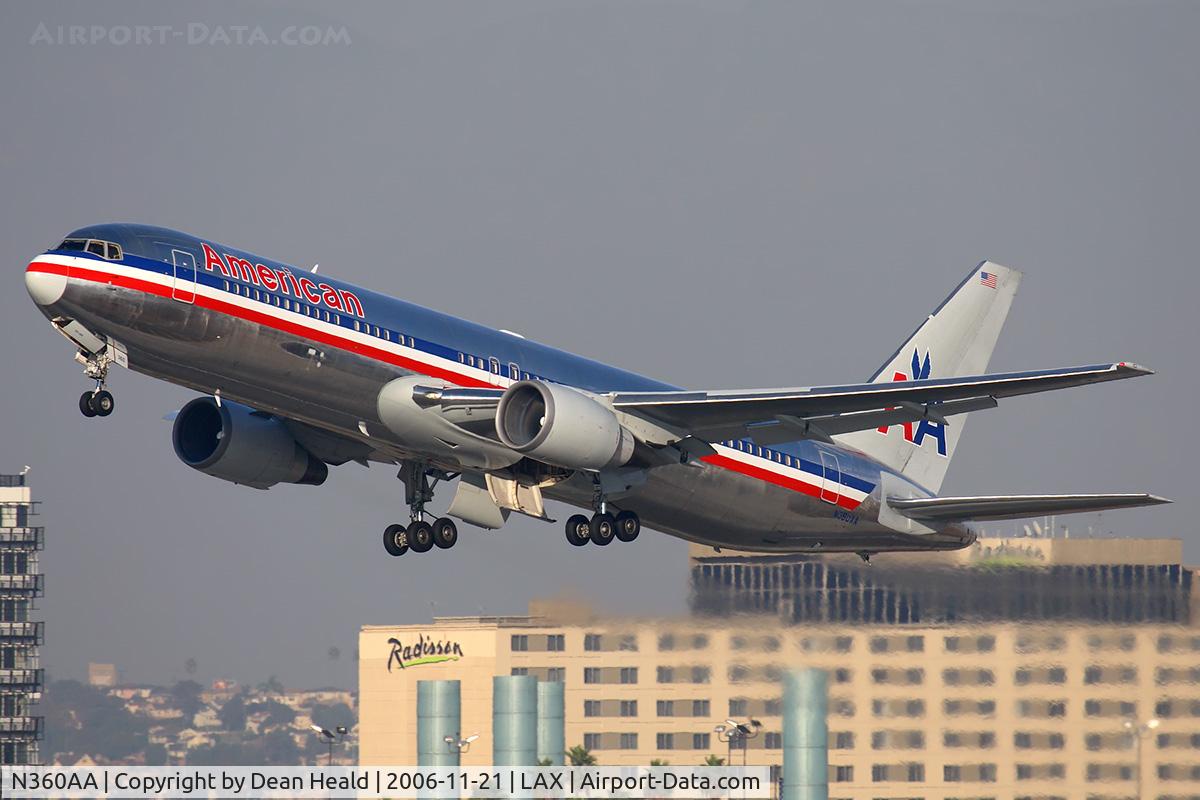 N360AA, 1988 Boeing 767-323 C/N 24041, American Airlines N360AA (FLT AAL252) climbing out from RWY 25R enroute to Miami Int'l (KMIA).