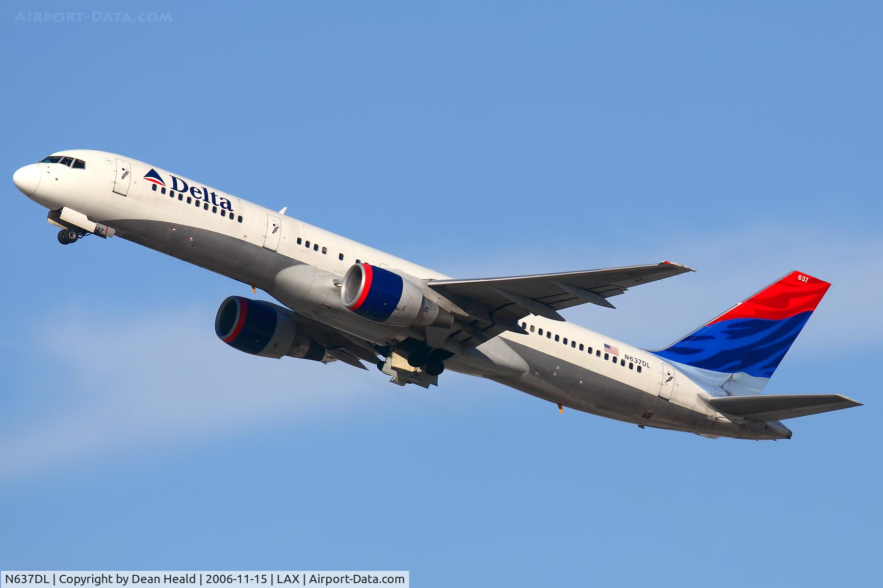 N637DL, 1988 Boeing 757-232 C/N 23760, Delta Airlines N637DL (FLT DAL1516) climbing out from RWY 25R enroute to Salt Lake City Int'l (KSLC).
