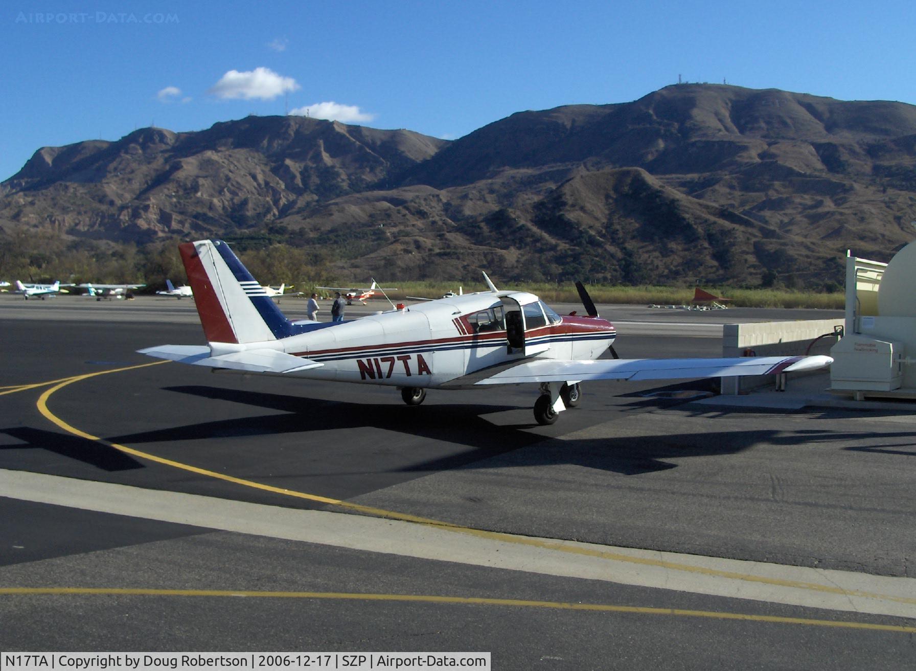 N17TA, 1961 Piper PA-24-250 Comanche C/N 24-2652, 1961 Piper PA-24-250 COMANCHE, Lycoming O-540-A1A5 250 Hp, refueling