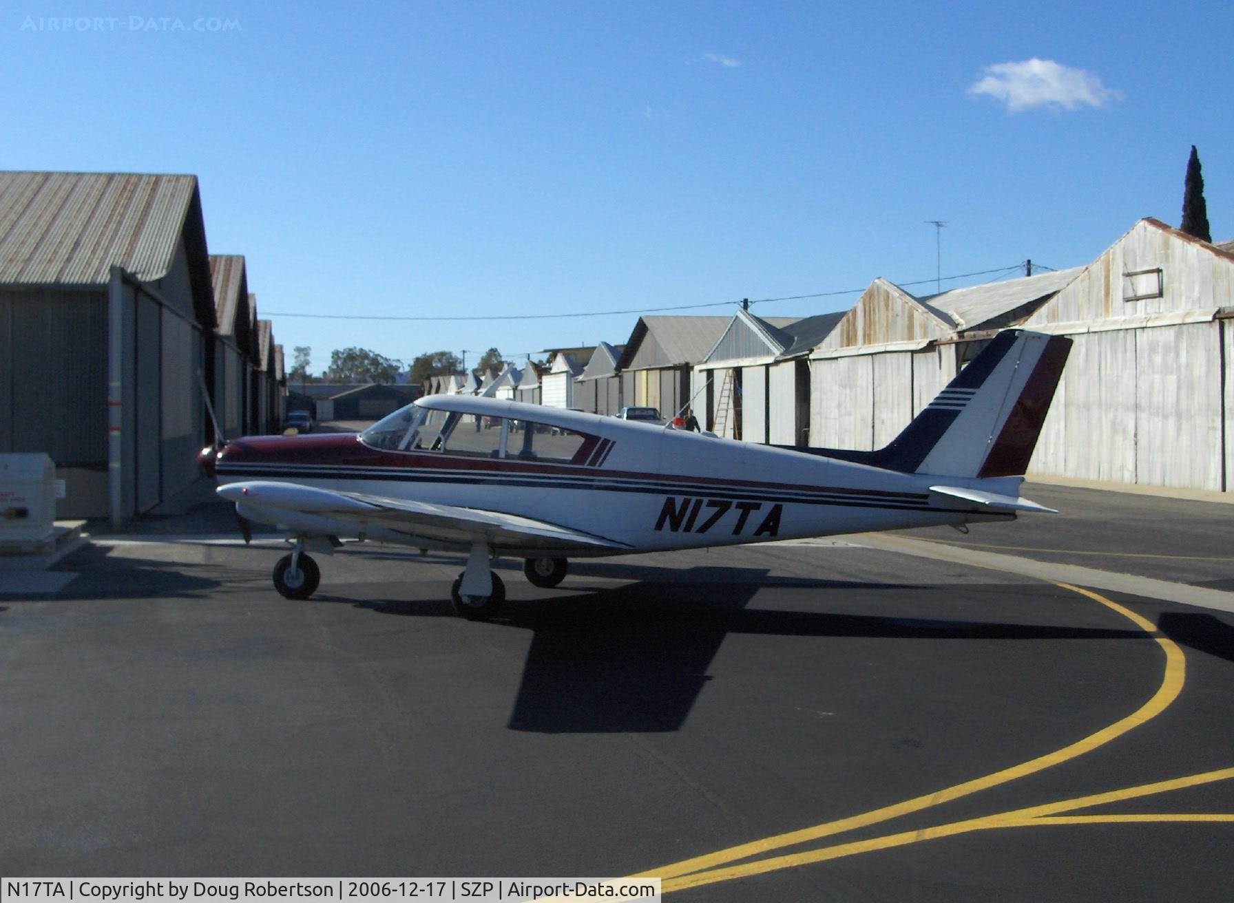 N17TA, 1961 Piper PA-24-250 Comanche C/N 24-2652, 1961 Piper PA-24-250 COMANCHE, Lycoming O-540-A1A5 250 Hp, refueling