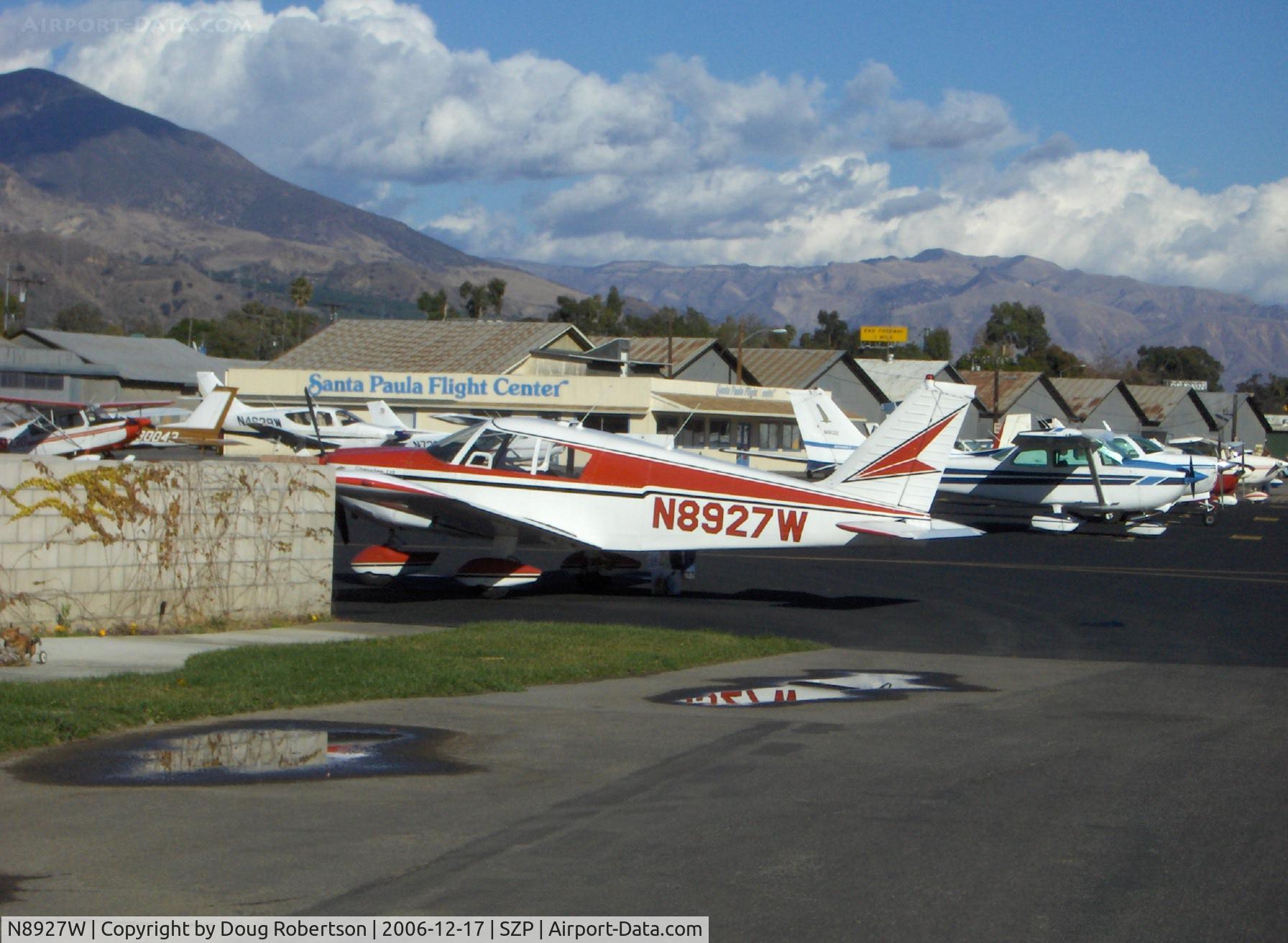 N8927W, 1964 Piper PA-28-235 C/N 28-10492, 1964 Piper PA-28-235 CHEROKEE, Lycoming O-540-B4B5 235 Hp, refueling