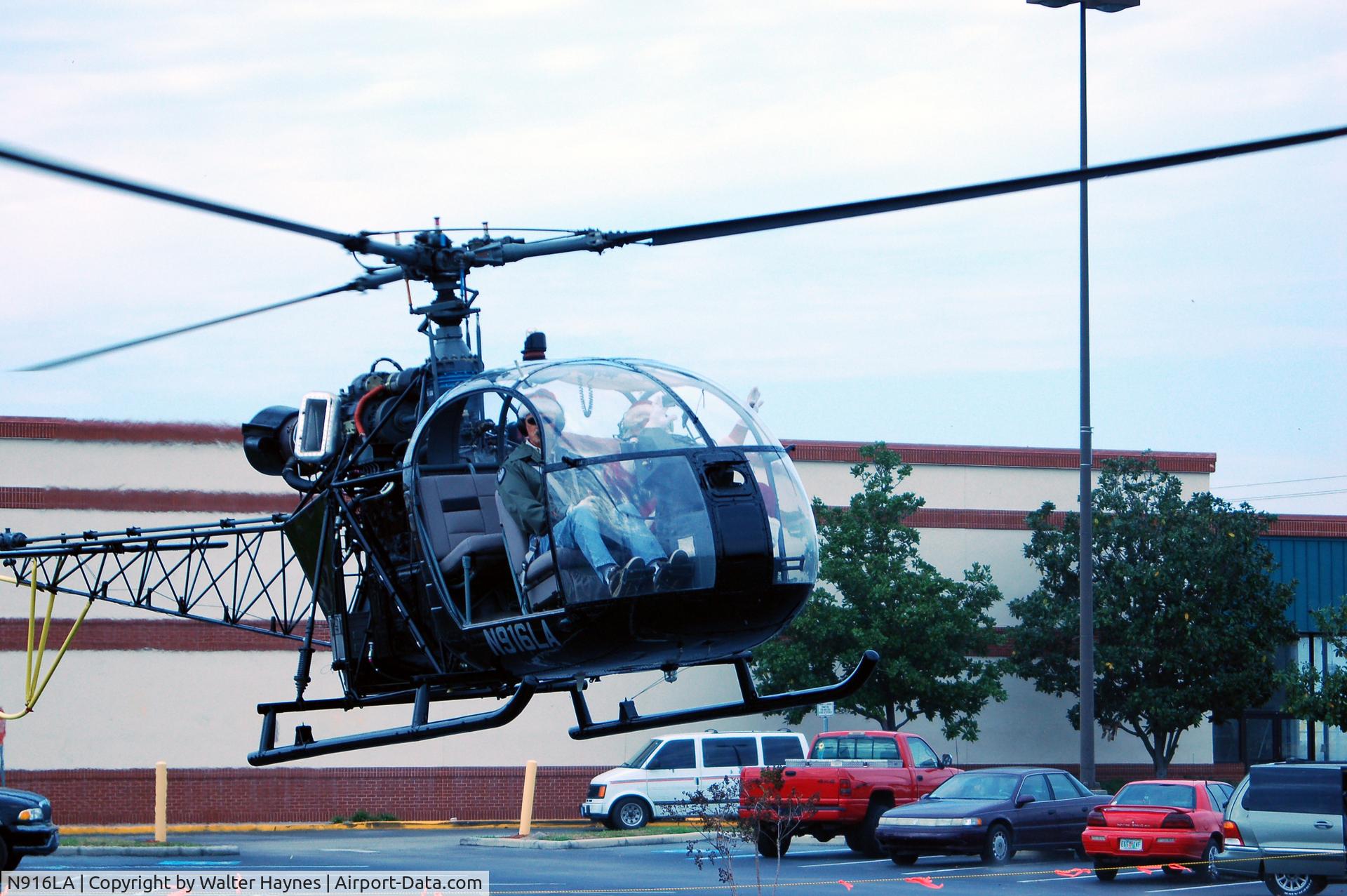 N916LA, Aérospatiale SE-3130 Alouette II C/N 1544, Flying in with Santa in Plant City