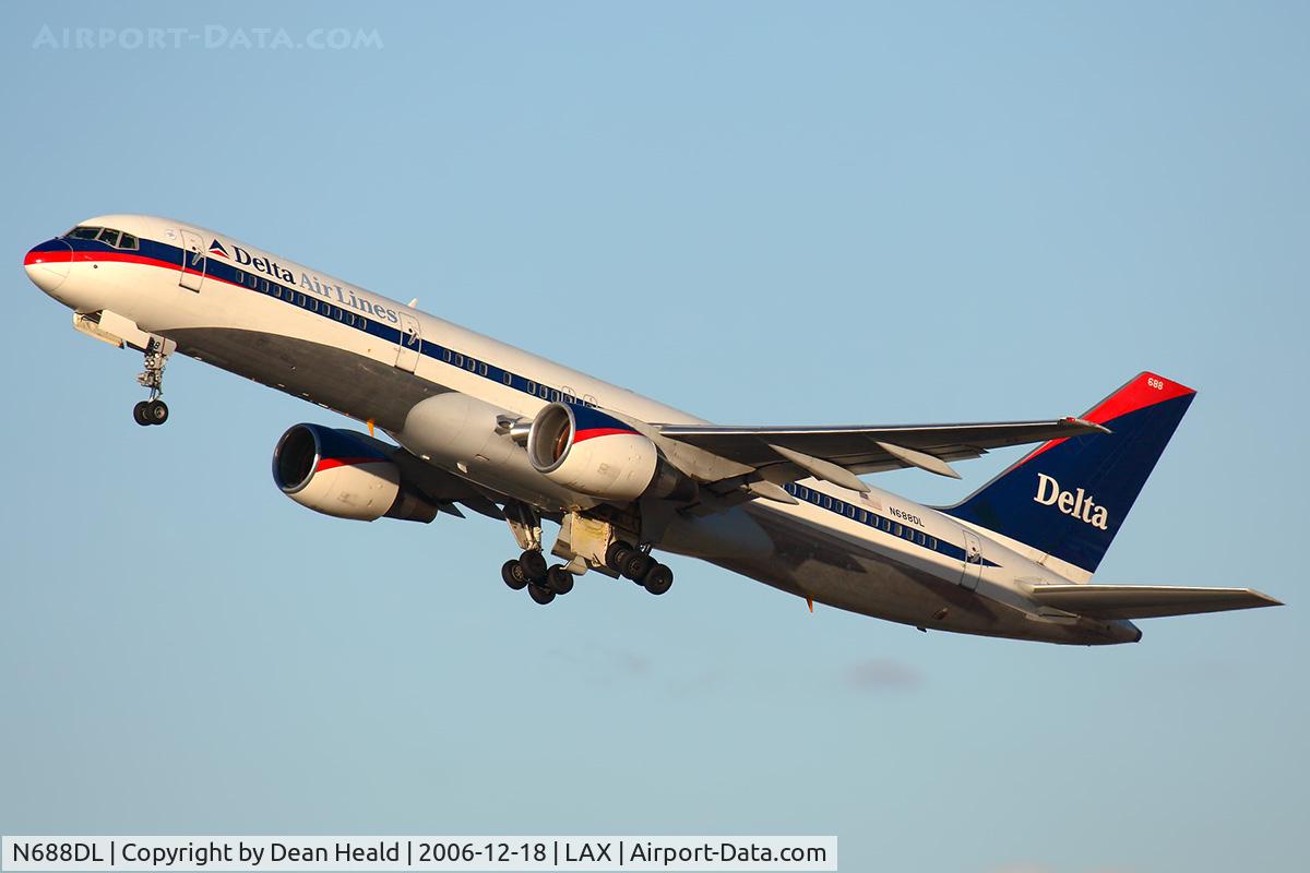 N688DL, 1998 Boeing 757-232 C/N 27587, Delta Airlines N688DL (FLT DAL1162) climbing out from RWY 25R enroute to Salt Lake City Int'l (KSLC).