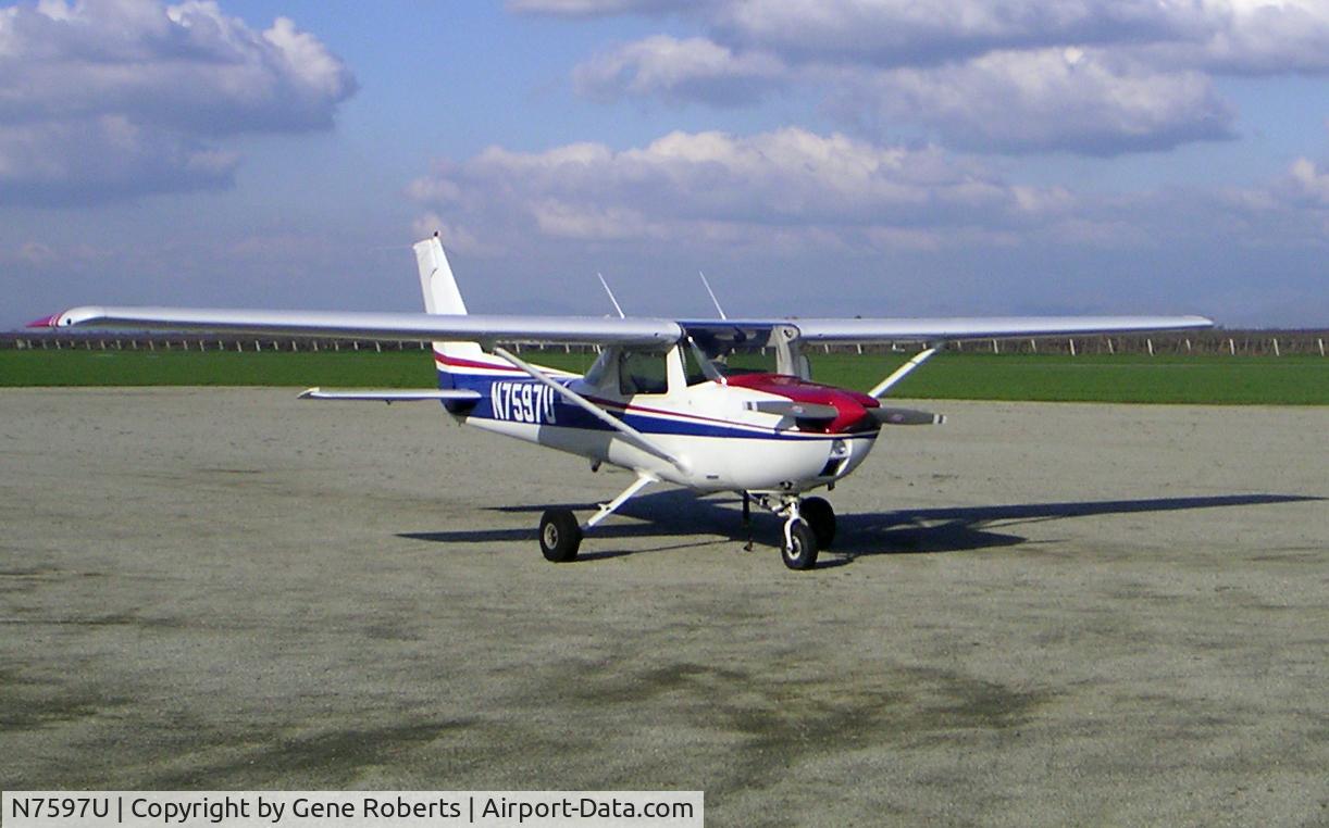 N7597U, 1975 Cessna 150M C/N 15077763, C-150M