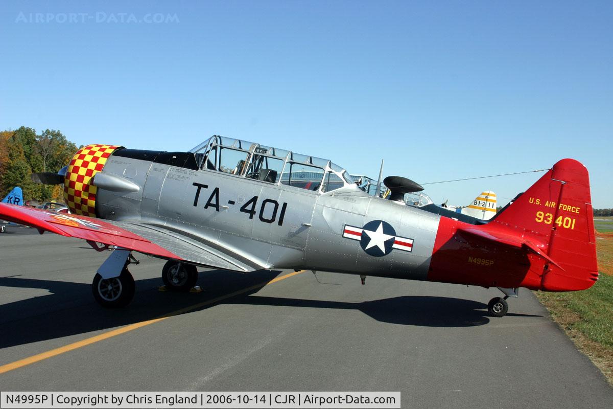 N4995P, 1951 North American T-6G Texan C/N 168-525, T6G N4995P at Culpeper Airfest 2006
