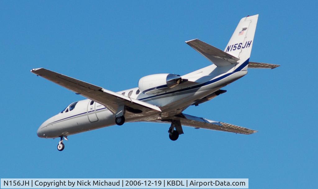 N156JH, 2001 Cessna 560 Citation Encore C/N 560-0575, Final for runway 33