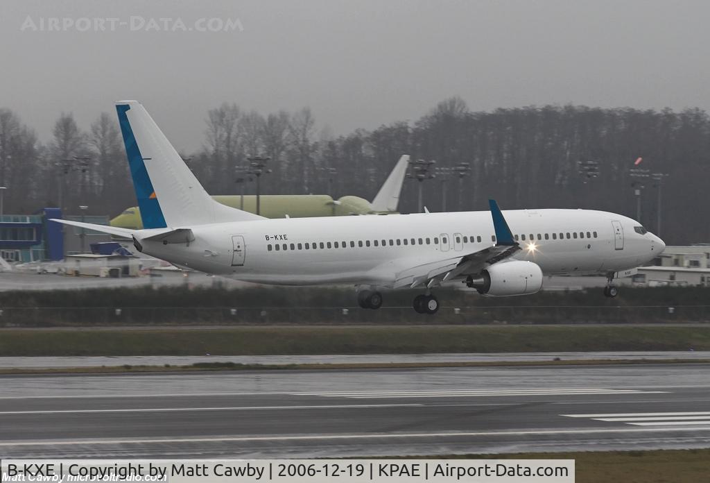 B-KXE, 2006 Boeing 737-808 C/N 34710 / 144, Touch and go at Paine Field
