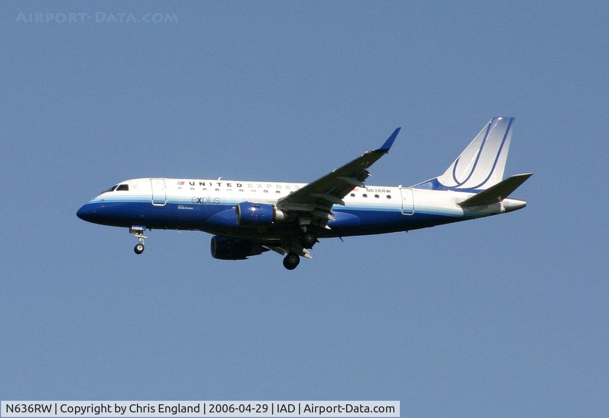 N636RW, 2004 Embraer 170SE (ERJ-170-100SE) C/N 17000052, Embraer 170 N636RW