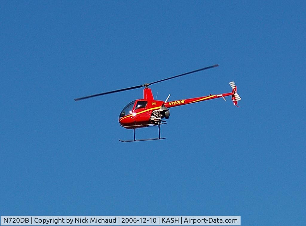 N720DB, 2005 Robinson R22 Beta C/N 3886, Training Flight down runway 32