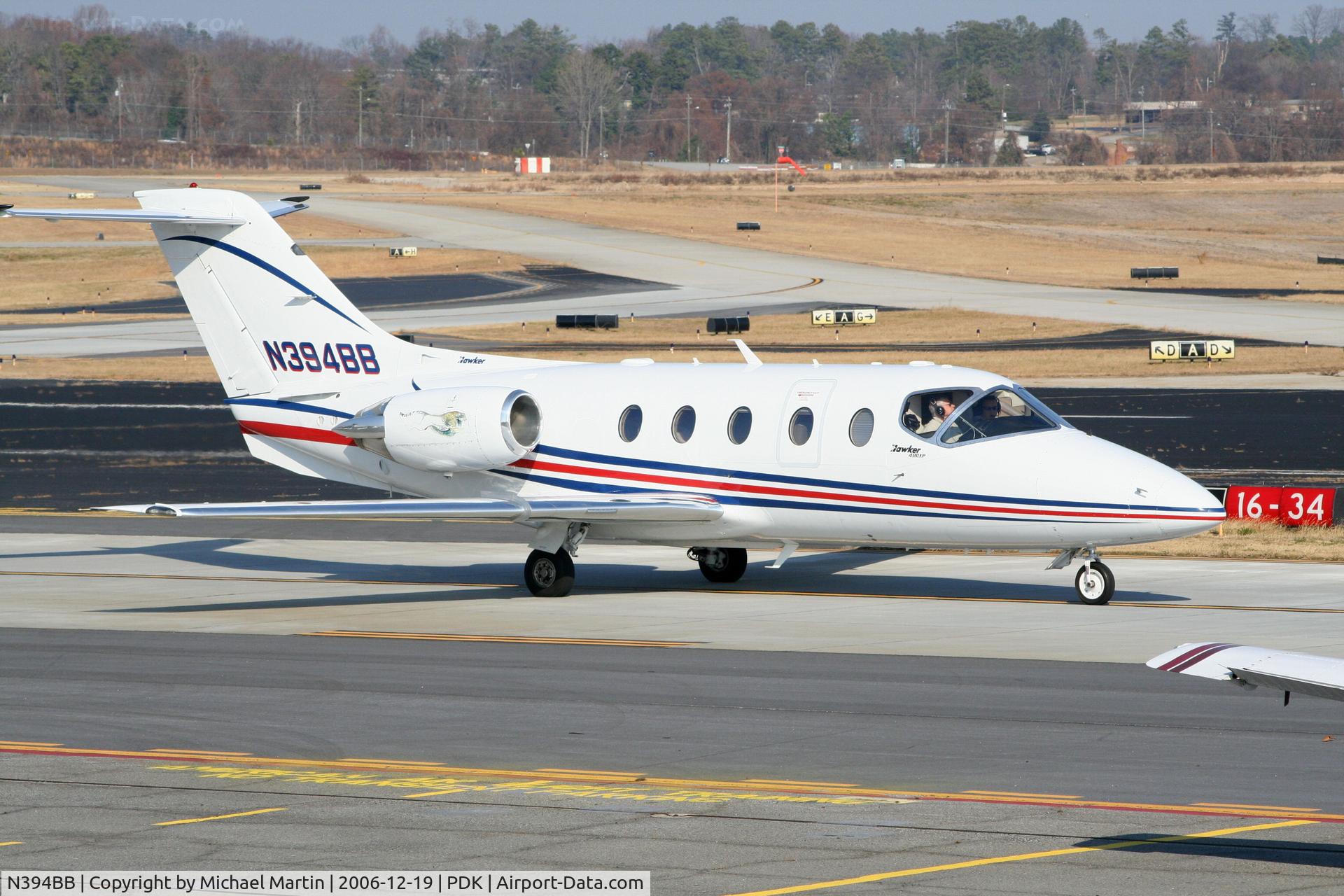 N394BB, Raytheon Aircraft Company 400A C/N RK-364, Taxing to Runway 2R