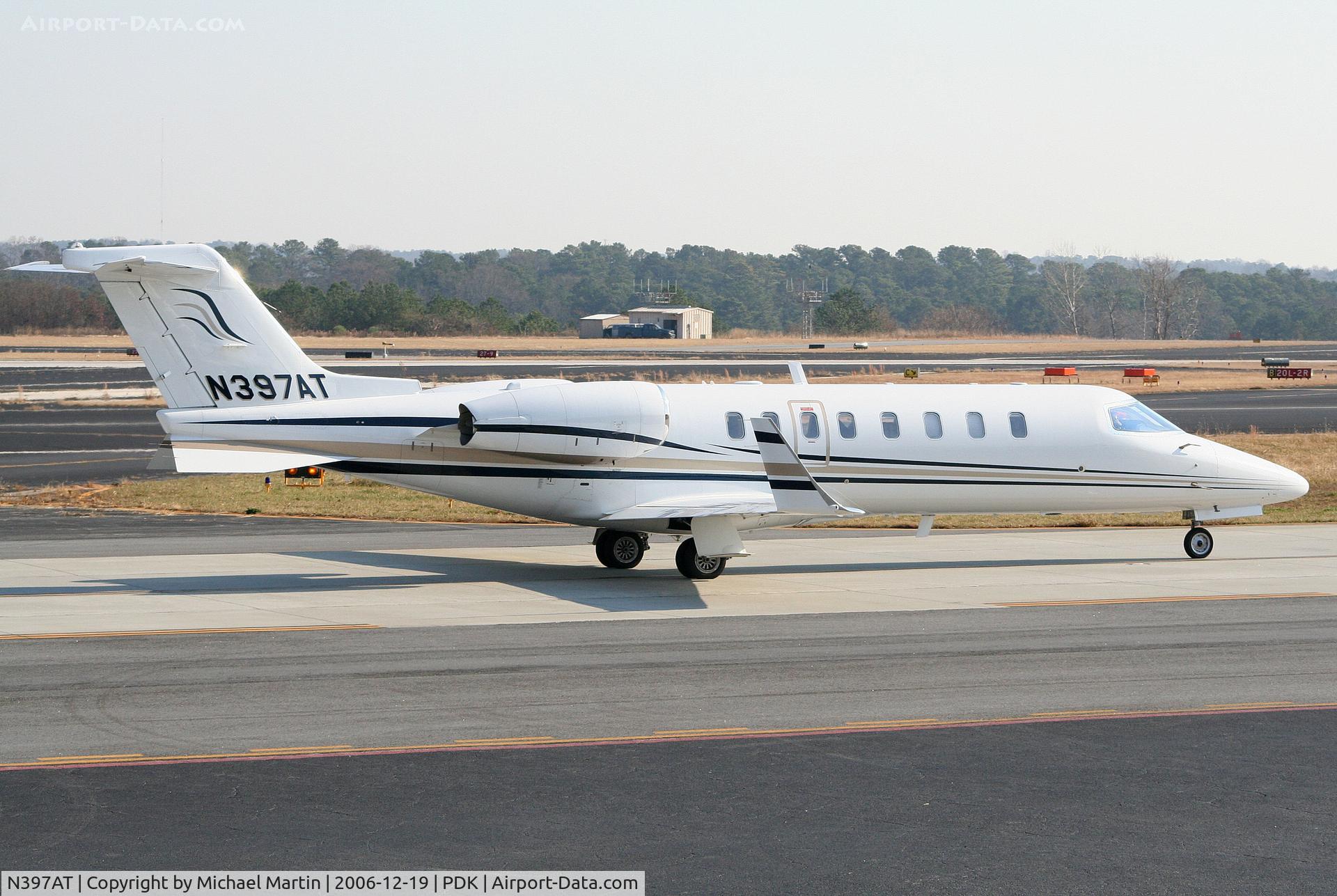 N397AT, 2000 Learjet Inc 45 C/N 105, Taxing to Runway 2R