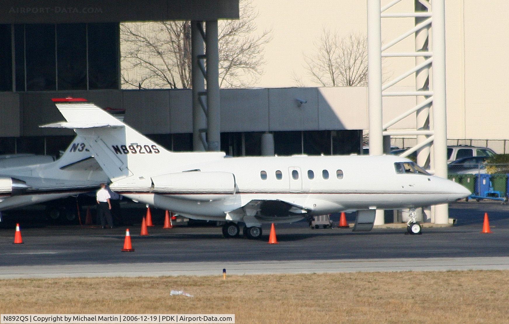 N892QS, 2002 Raytheon HAWKER 800XP C/N 258592, Tied down @ Signature Flight Support