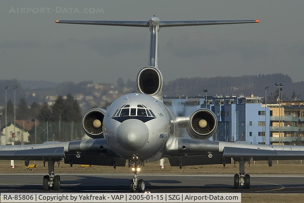 RA-85806, 1994 Tupolev Tu-154M C/N 94A987, UT Air Tupolev 154