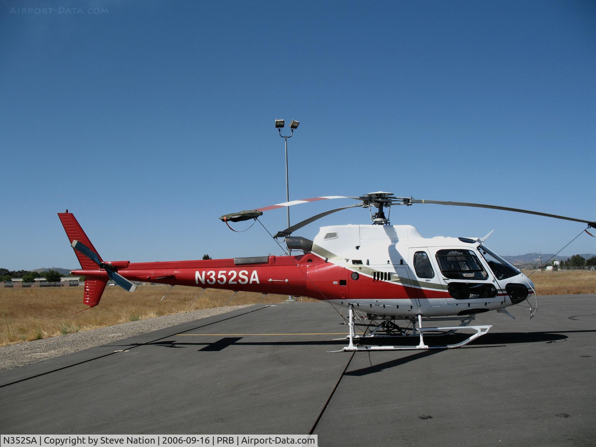 N352SA, Eurocopter AS-350B-3 Ecureuil Ecureuil C/N 3348, Sycan Corp/Sinton Helicopters 2004 Eurocopter AS350B3 @ Paso Robles Municipal Airport, CA