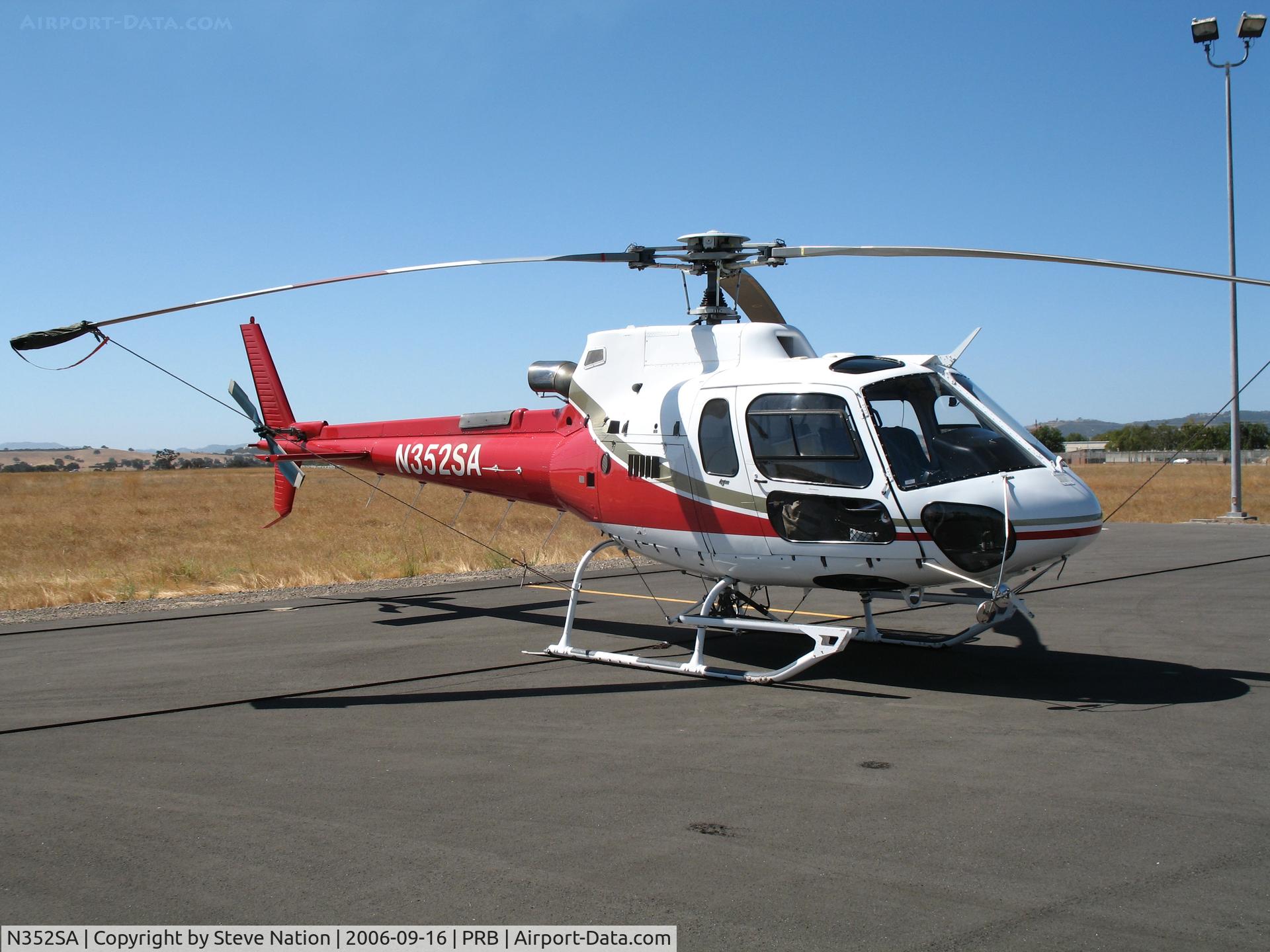 N352SA, Eurocopter AS-350B-3 Ecureuil Ecureuil C/N 3348, Sycan Corp/Sinton Helicopters 2004 Eurocopter AS350B3 @ Paso Robles Municipal Airport, CA